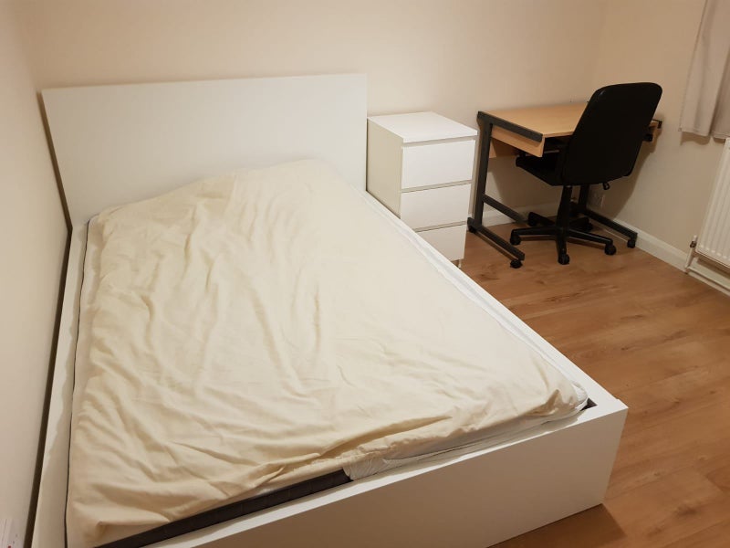 'Single room oakridge basingstoke' Room to Rent from SpareRoom