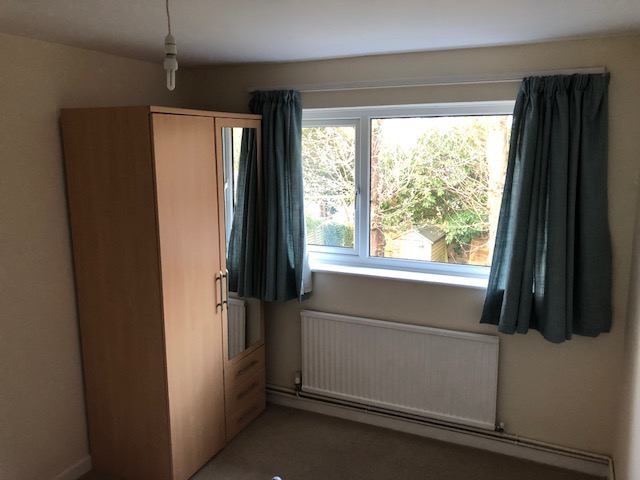 Photo 1: Bedroom