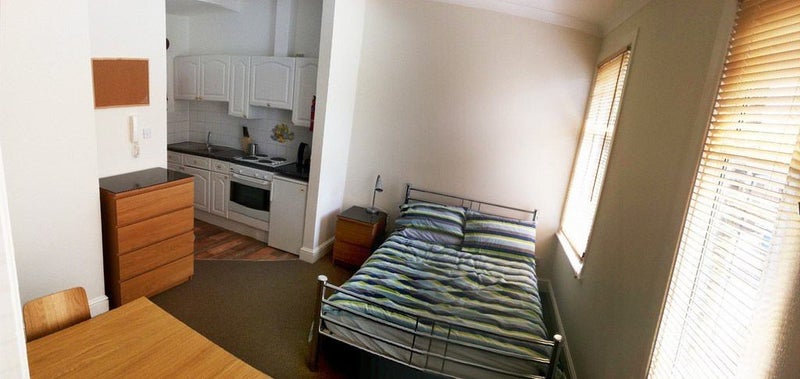 Photo 1: Grove Room 6