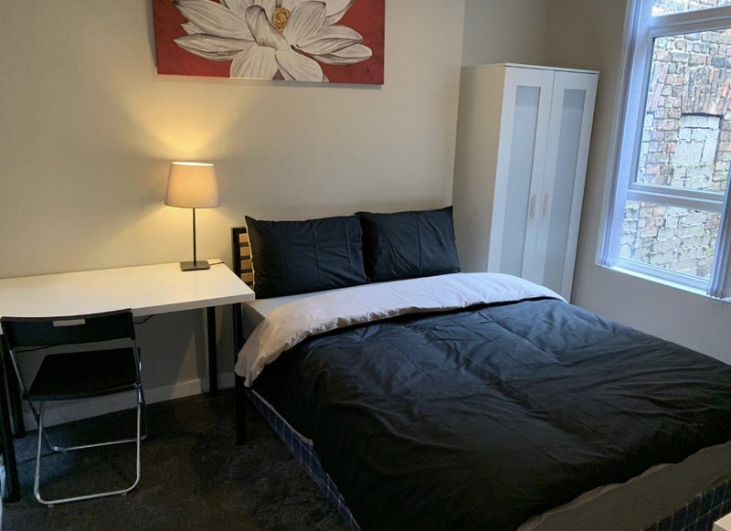 Short Term Rental Antrim Road **' Room to Rent from SpareRoom