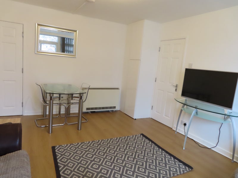 Apartment in Solihull, Shirley - View 4