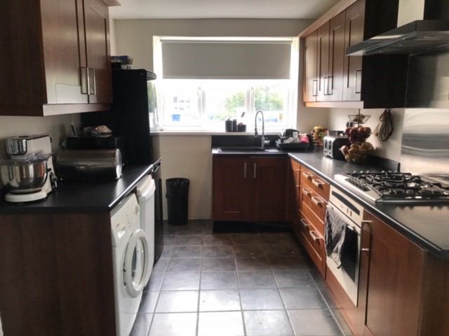 Photo 1: Kitchen