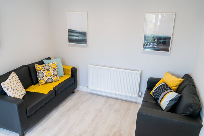 'Sophisticated Living in Marston Green' Room to Rent from SpareRoom