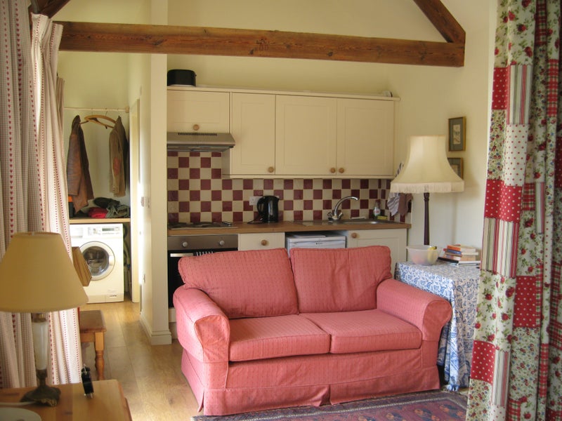 '1 bedroom cottage 3 miles from Cirencester' Room to Rent from SpareRoom