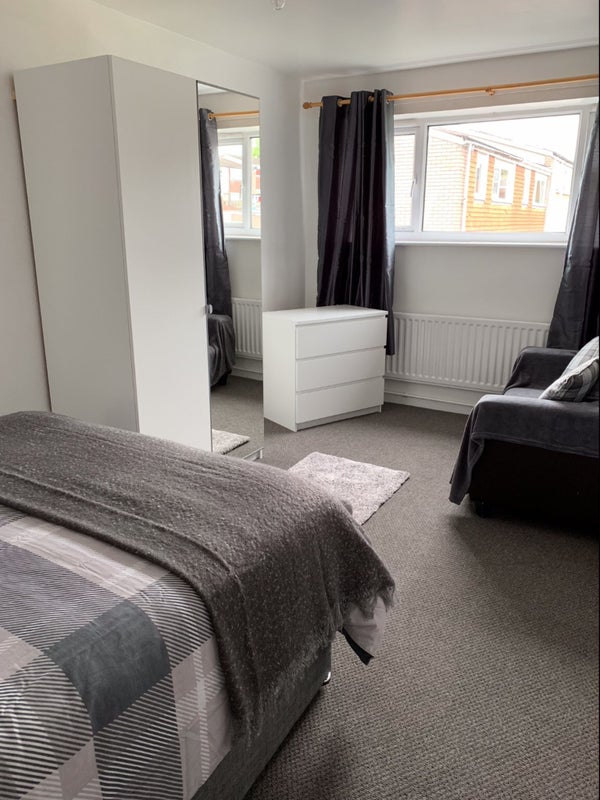 'Quality House Share In Telford (DSS/UC accepted) ' Room to Rent from SpareRoom