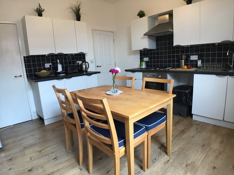 'Double bedroom in Bramley' Room to Rent from SpareRoom