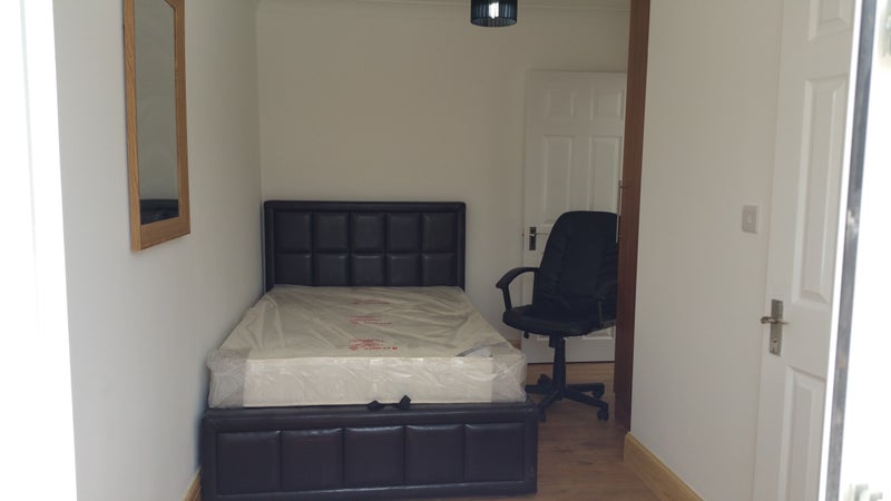 Photo 1: The double ensuite Room is modern & has great storage 
