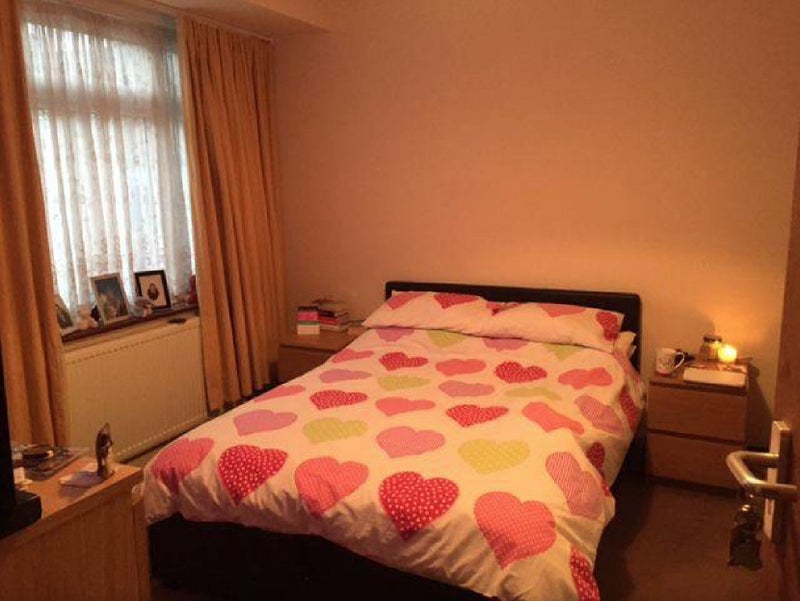Photo 1: Large Double room