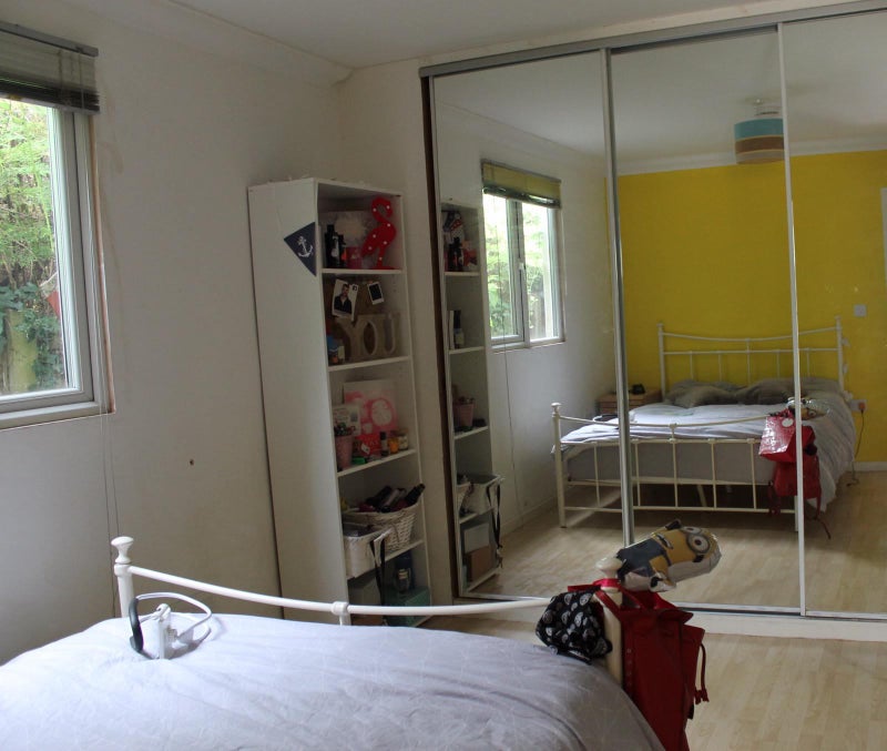 Photo 1: Bedroom