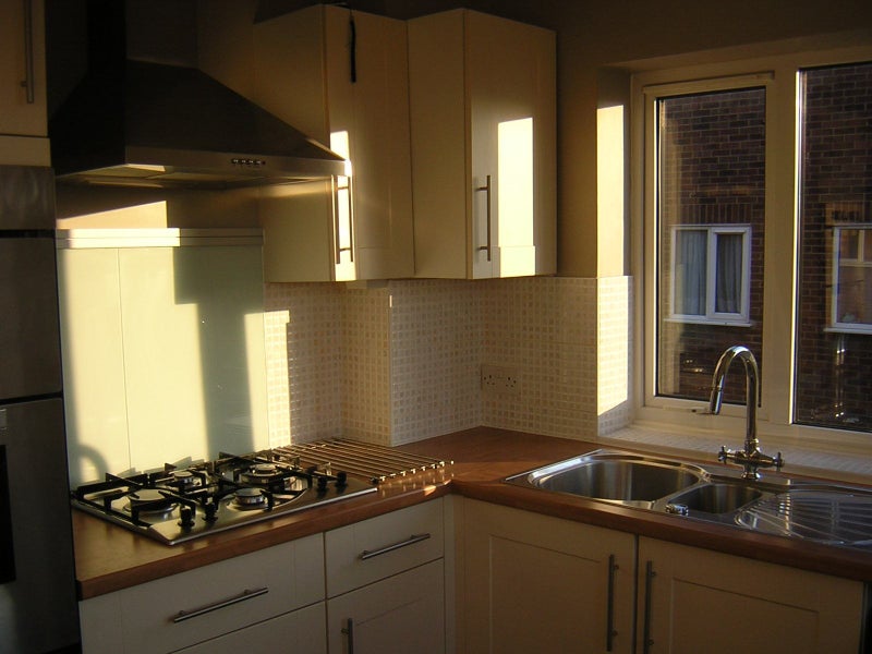 Photo 1: Kitchen