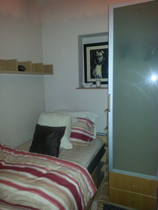 'Small single box room Mon to Fri only' Room to Rent from SpareRoom