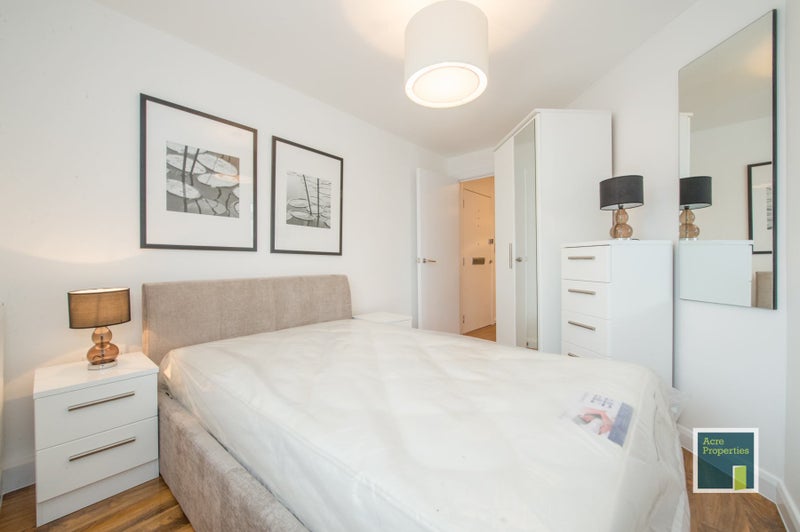 Photo 1: Bedroom 1 £890PCM - available 13/12/2025
