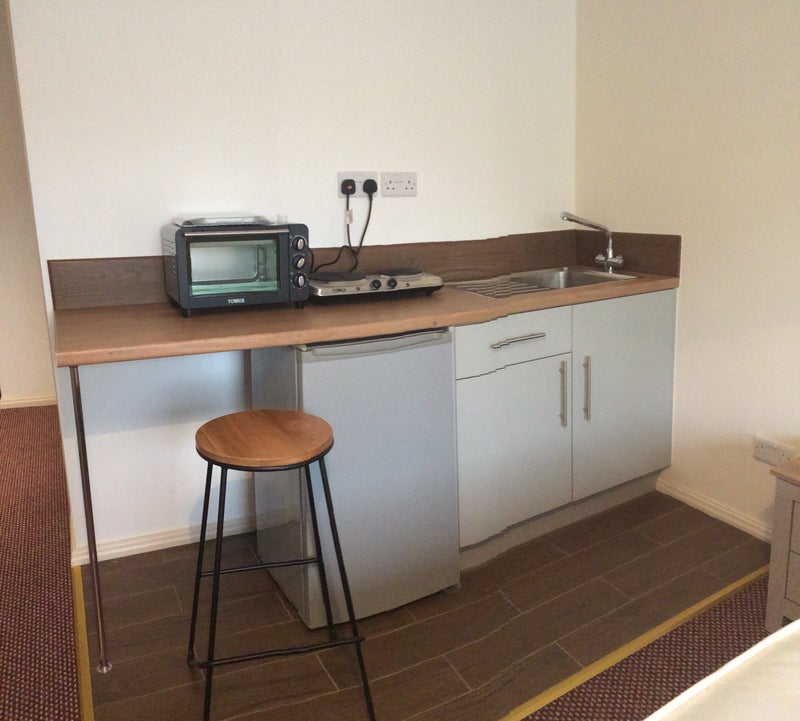 'Studios to let, with bills included, Castleford' Room to Rent from