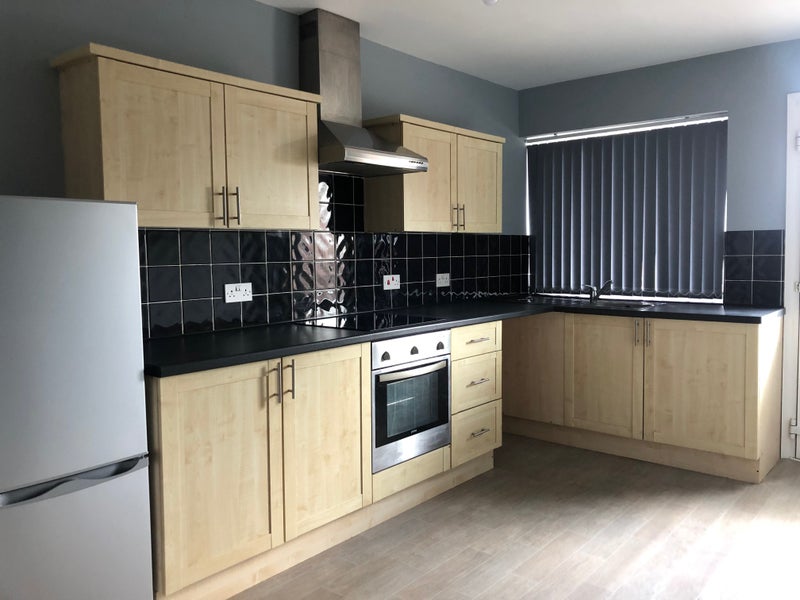 'Double Room Castleford, House ShareBills Included' Room to Rent from