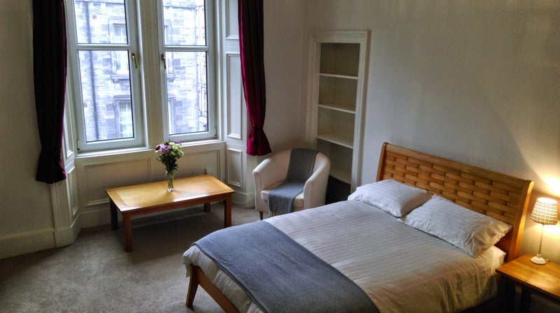 Photo 1: Bedroom