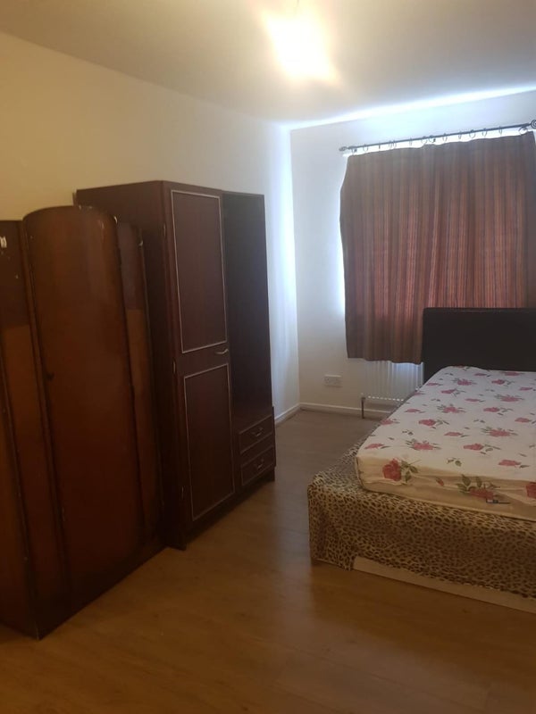 'Cool vibe room' Room to Rent from SpareRoom