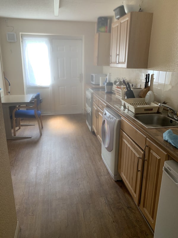 Photo 1: Kitchen