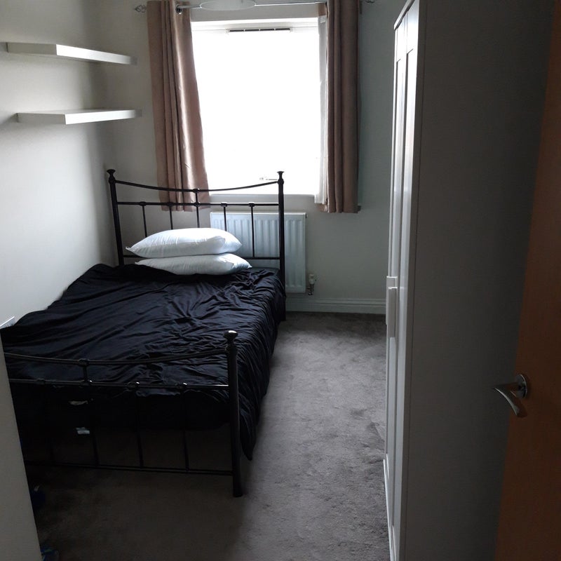 'Double Bedroom with own bathroom In West Thurrock' Room to Rent from