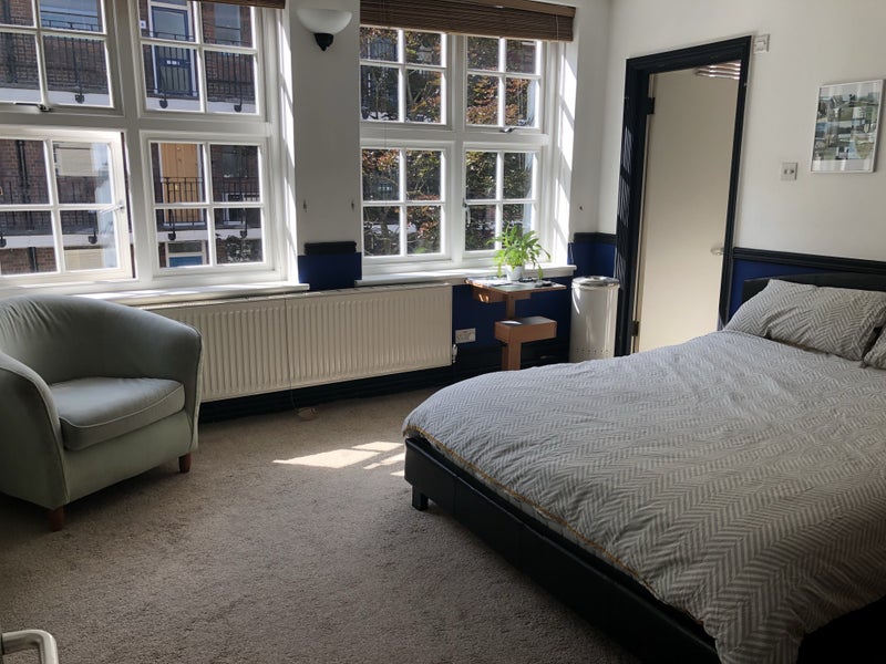 Photo 1: Bedroom