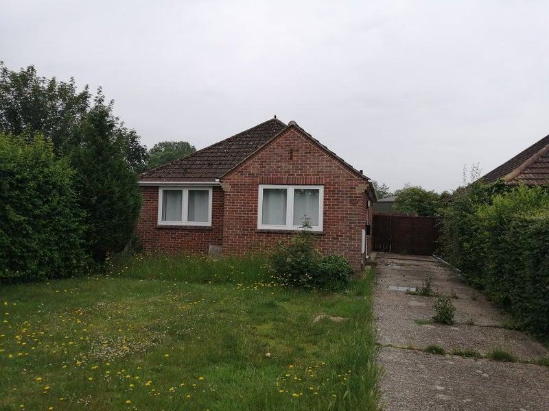 'Detached bungalow in Thatcham ' Room to Rent from SpareRoom