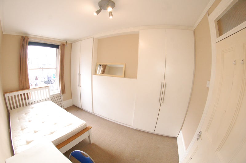 'Two bedroom flat in Hammersmith' Room to Rent from SpareRoom