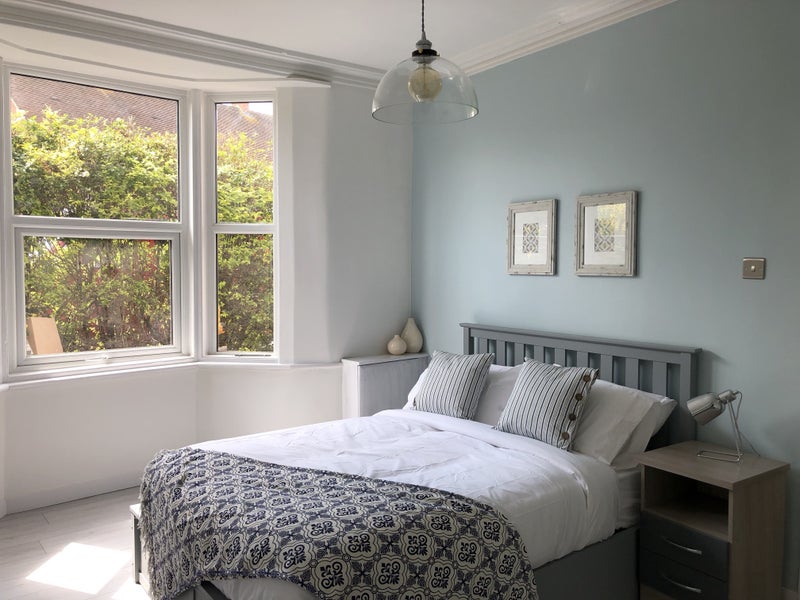 Photo 1: Large, bright, bay double room