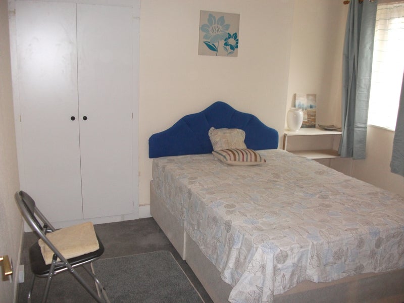Photo 1: Bedroom
