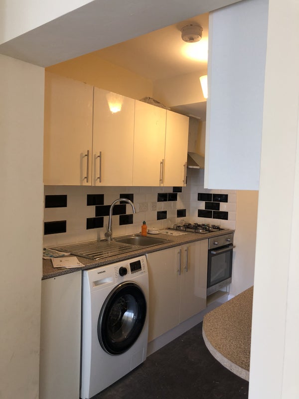 'Large Double Room For Rent In Hounslow Central' Room to Rent from