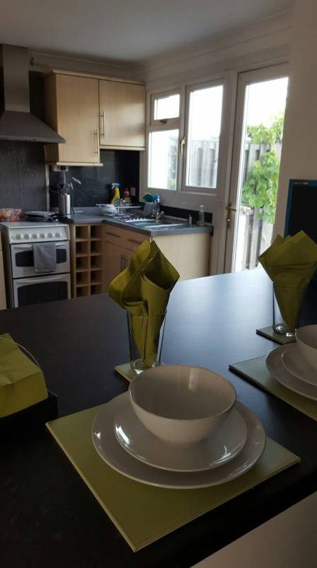 Photo 1: Stylish Kitchen