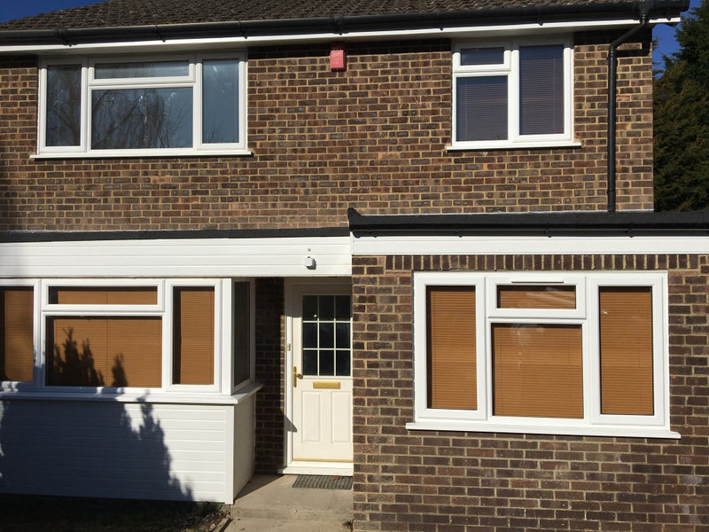 'Premium luxury house in Salfords/Redhill' Room to Rent from SpareRoom