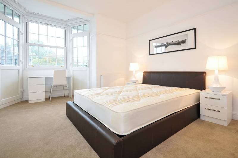 Photo 1: Bedroom 3 £950PCM - available 06/09/2025