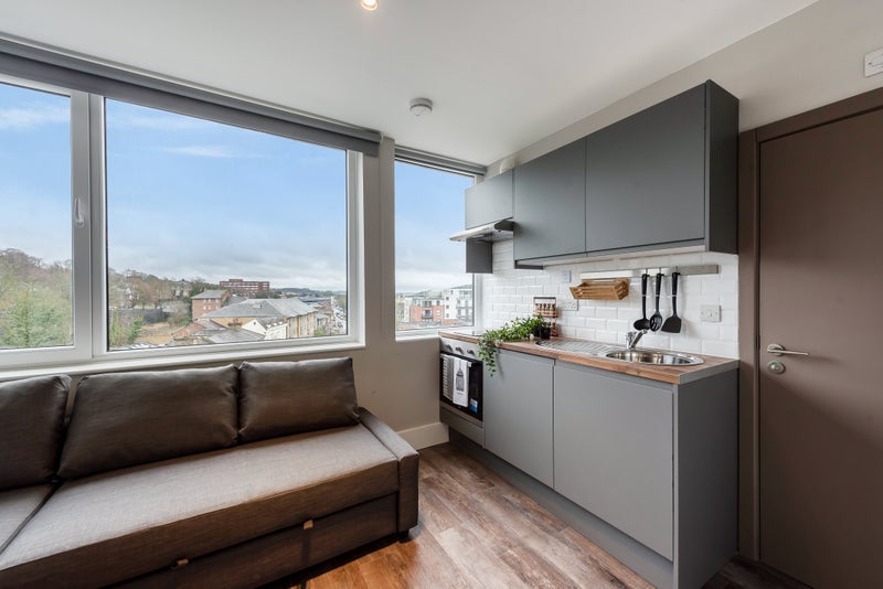 'Studio Flat,Thame House,HP13 6RL' Room to Rent from SpareRoom