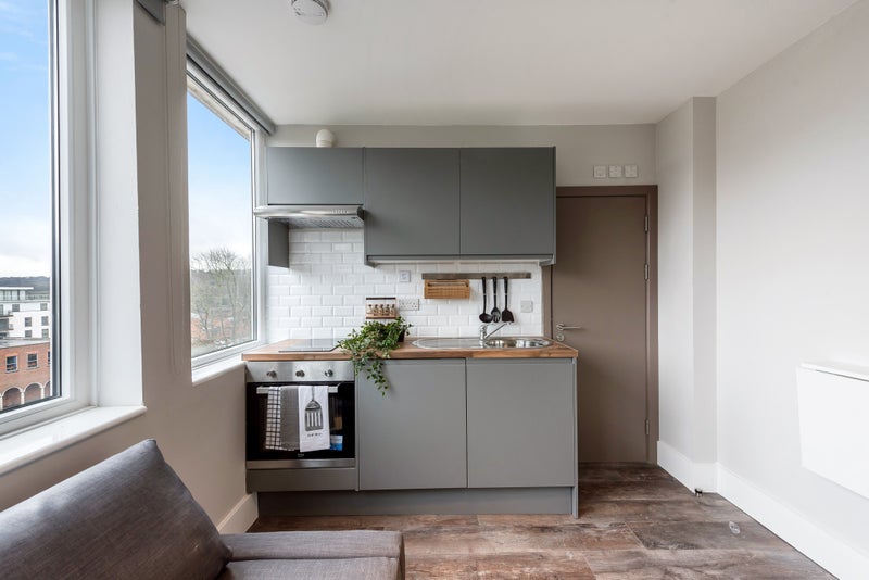 'Studio Flat,Thame House,HP13 6RL' Room to Rent from SpareRoom