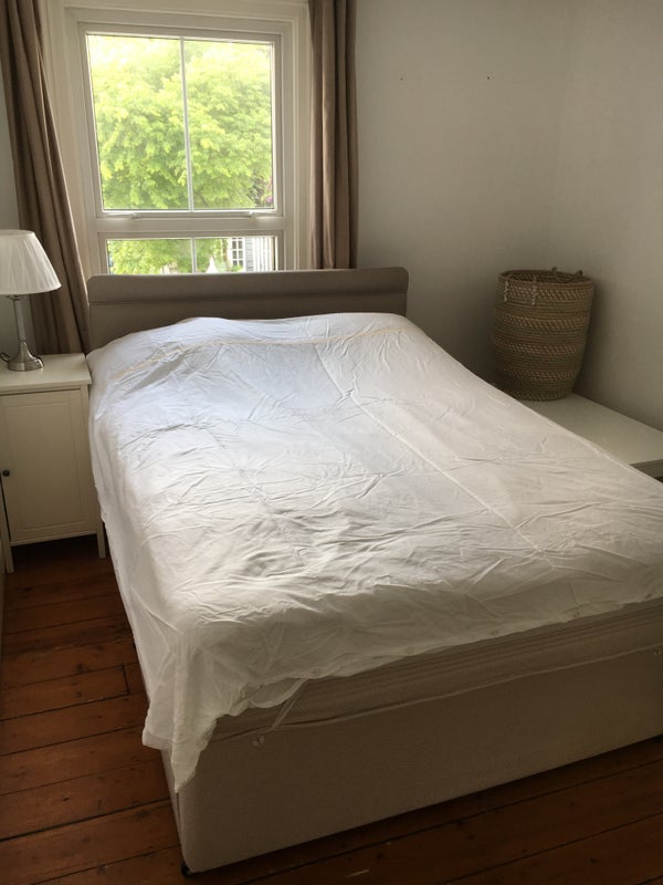 Photo 1: slightly smaller room