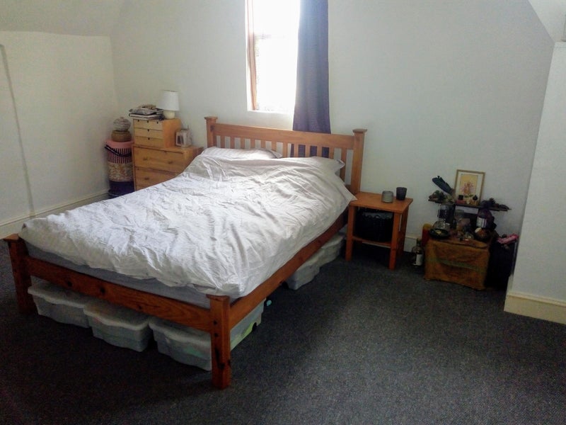 'Large double bedroom in a big house, New Basford.' Room to Rent from