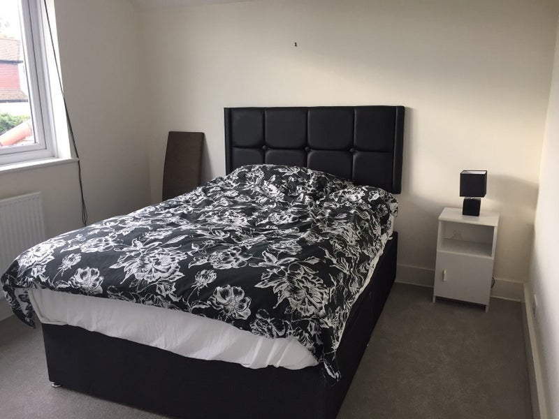'Spacious double bedroom to rent in Stoneleigh, Eps' Room to Rent from SpareRoom