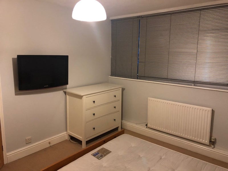 Photo 1: Double bedroom (TV not included)