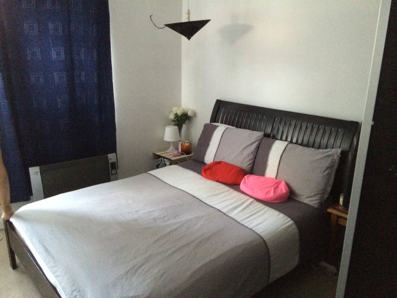 Photo 1: Available double size room for Single Occupency