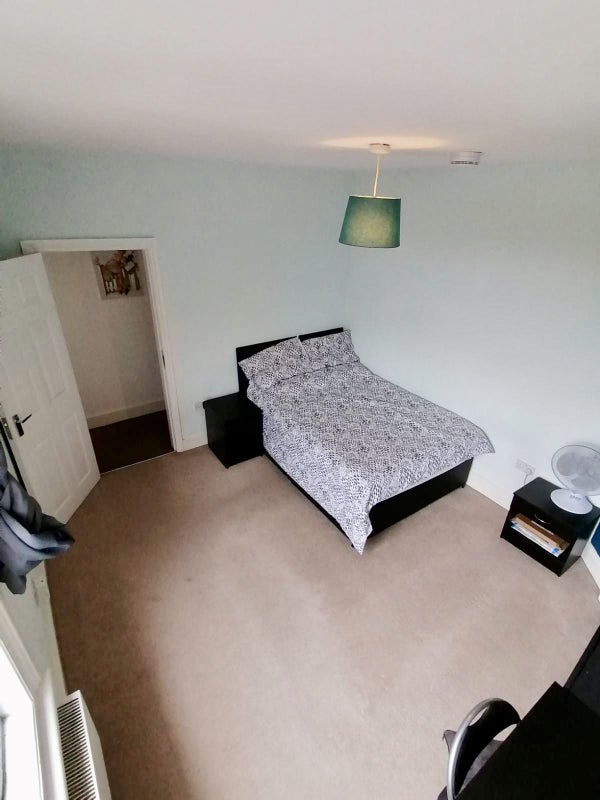 'Yeovil Double Bedroom Close To Ydh/ Town' Room to Rent from SpareRoom