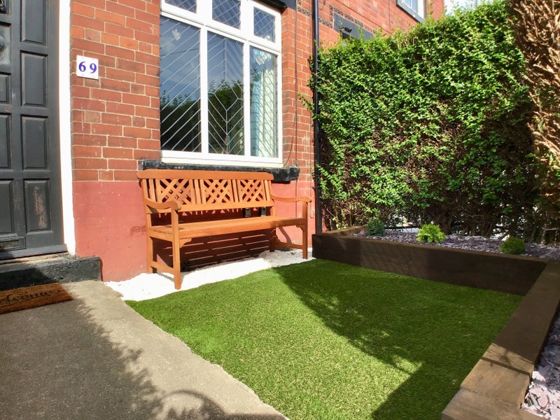 'Double bedroom in Bramley' Room to Rent from SpareRoom