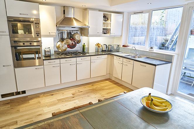 Photo 1: Lovely big kitchen/living room