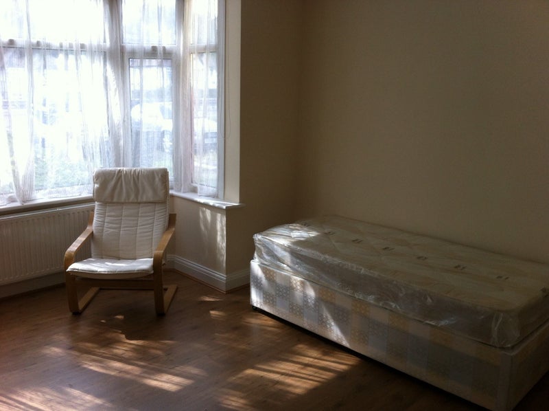 'Middlesex Uni Student Rooms' Room to Rent from SpareRoom