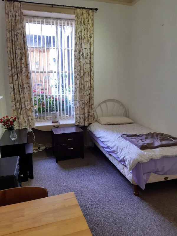 '1 Bedsit available Central Ayr available now' Room to Rent from SpareRoom