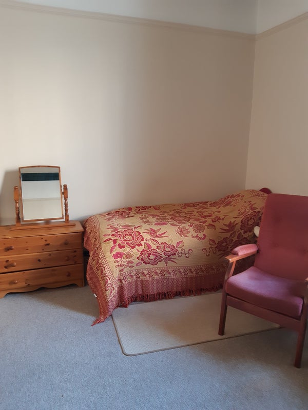 '1 Bedsit available Central Ayr available now' Room to Rent from SpareRoom