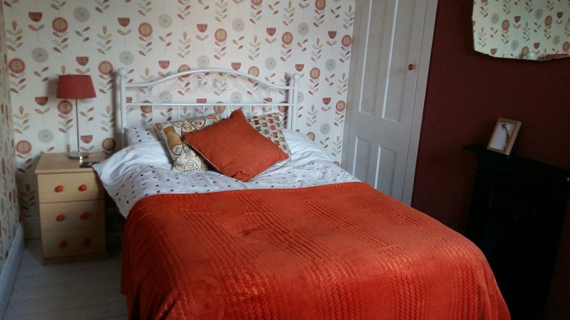 Photo 1: Double Bedroom