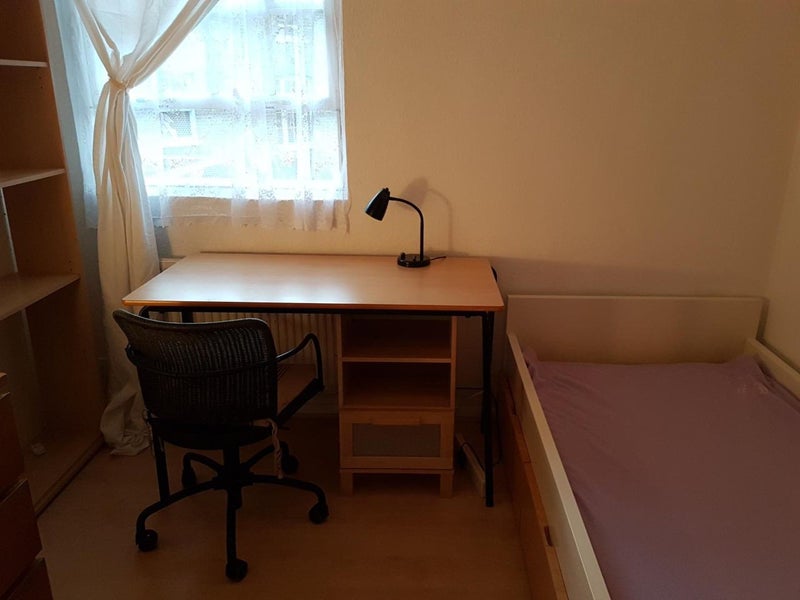 Photo 1: Single Bedroom