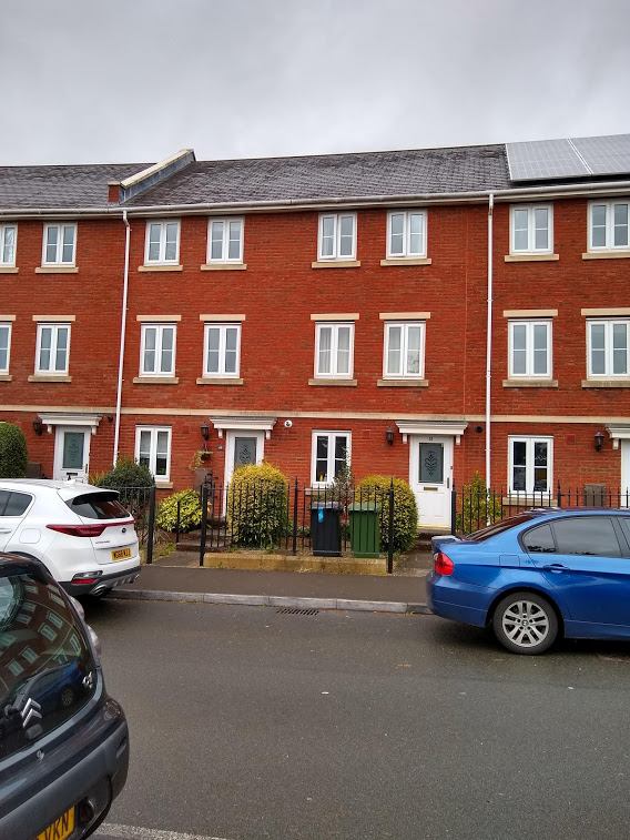 'Spacious Double Room with ensuite in Digby.' Room to Rent from SpareRoom