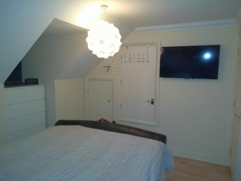 Photo 1: Lkm En suite