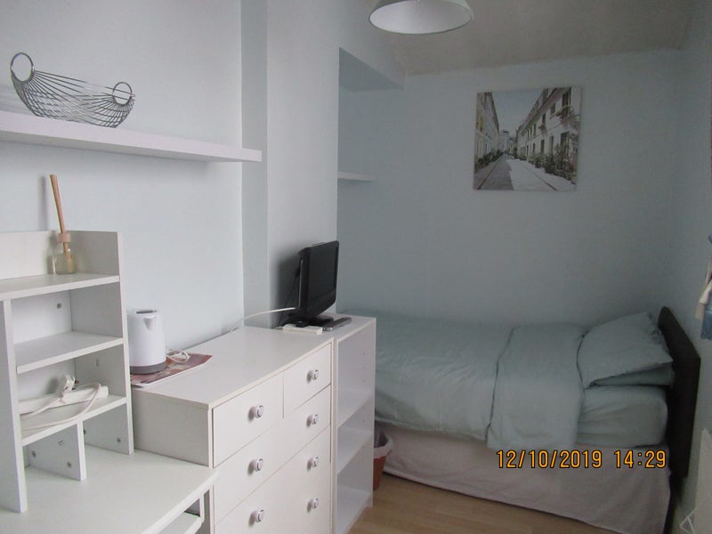 Photo 1: Bedroom 15ft x 6ft
