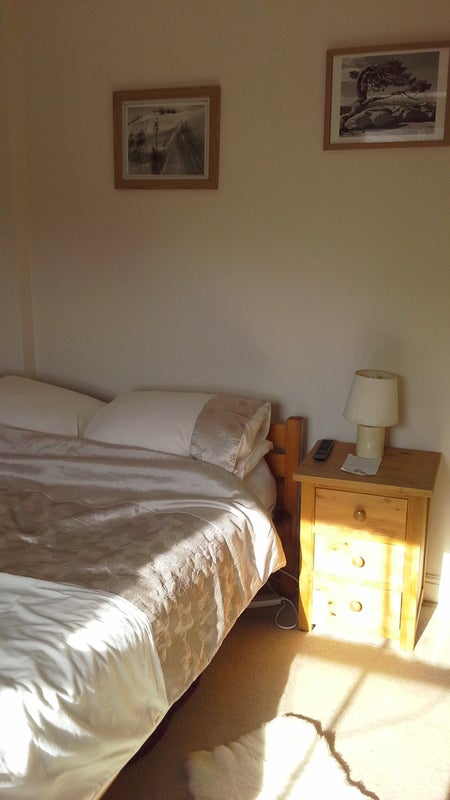 Photo 1: Bedroom